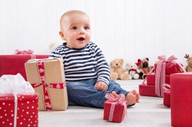 Что подарить ребенку на новый год в 2-4 года